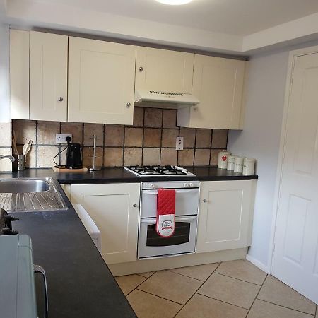 Penllech House - Huku Kwetu Notts - 3 Bedroom Spacious Lovely And Cosy With A Free Parking- Affordable And Suitable To Group Business Travellers Nottingham Zewnętrze zdjęcie