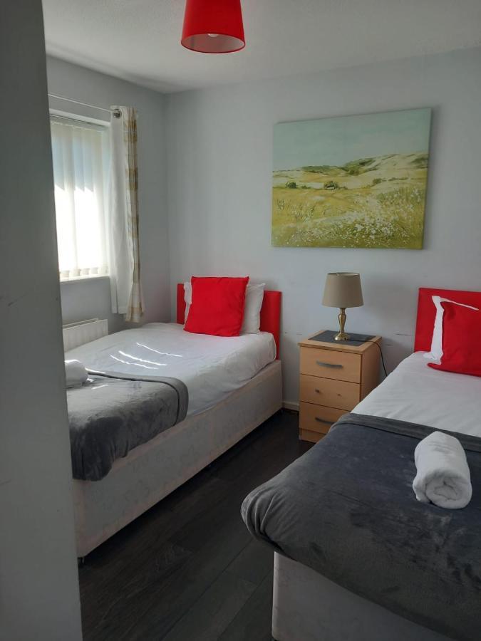 Penllech House - Huku Kwetu Notts - 3 Bedroom Spacious Lovely And Cosy With A Free Parking- Affordable And Suitable To Group Business Travellers Nottingham Zewnętrze zdjęcie