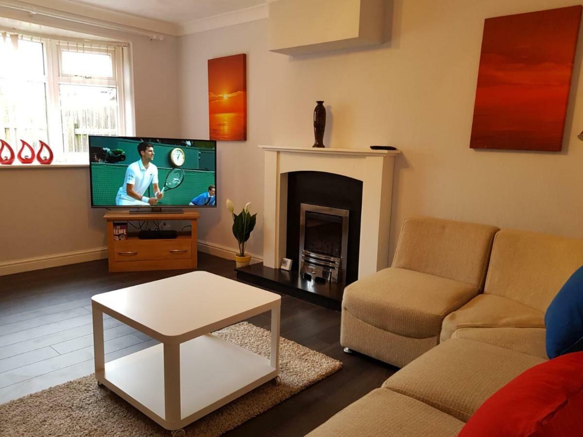 Penllech House - Huku Kwetu Notts - 3 Bedroom Spacious Lovely And Cosy With A Free Parking- Affordable And Suitable To Group Business Travellers Nottingham Zewnętrze zdjęcie