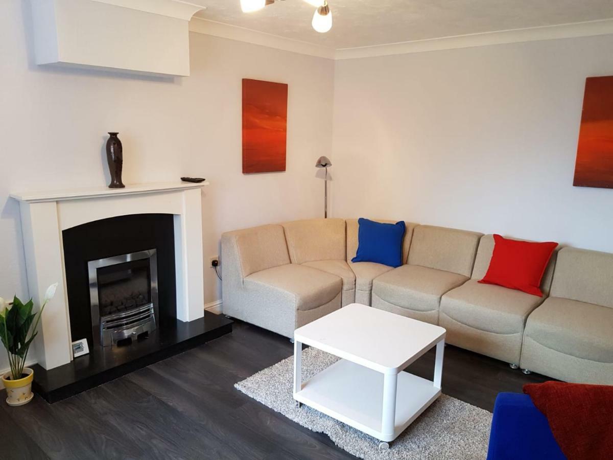 Penllech House - Huku Kwetu Notts - 3 Bedroom Spacious Lovely And Cosy With A Free Parking- Affordable And Suitable To Group Business Travellers Nottingham Zewnętrze zdjęcie
