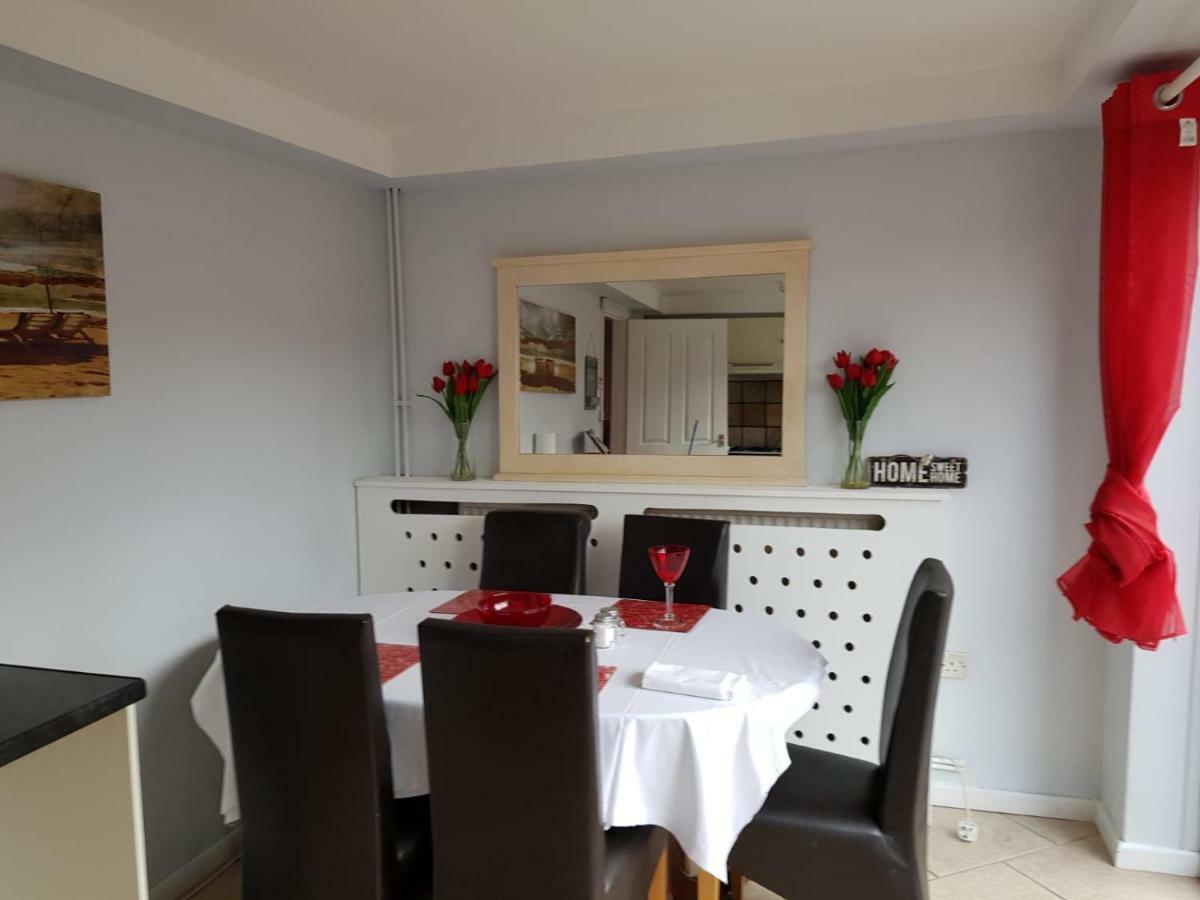 Penllech House - Huku Kwetu Notts - 3 Bedroom Spacious Lovely And Cosy With A Free Parking- Affordable And Suitable To Group Business Travellers Nottingham Zewnętrze zdjęcie