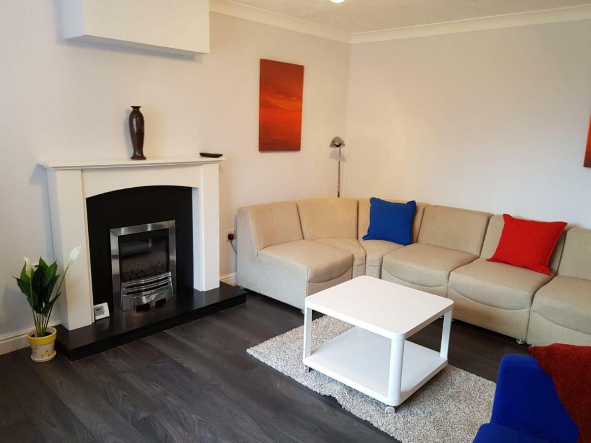 Penllech House - Huku Kwetu Notts - 3 Bedroom Spacious Lovely And Cosy With A Free Parking- Affordable And Suitable To Group Business Travellers Nottingham Zewnętrze zdjęcie