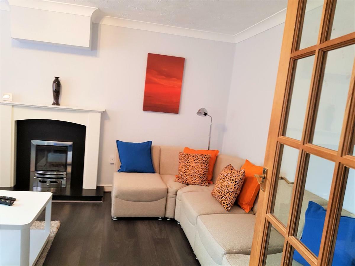 Penllech House - Huku Kwetu Notts - 3 Bedroom Spacious Lovely And Cosy With A Free Parking- Affordable And Suitable To Group Business Travellers Nottingham Zewnętrze zdjęcie