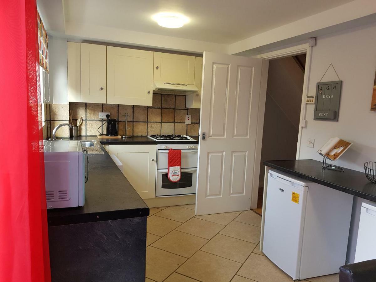 Penllech House - Huku Kwetu Notts - 3 Bedroom Spacious Lovely And Cosy With A Free Parking- Affordable And Suitable To Group Business Travellers Nottingham Zewnętrze zdjęcie