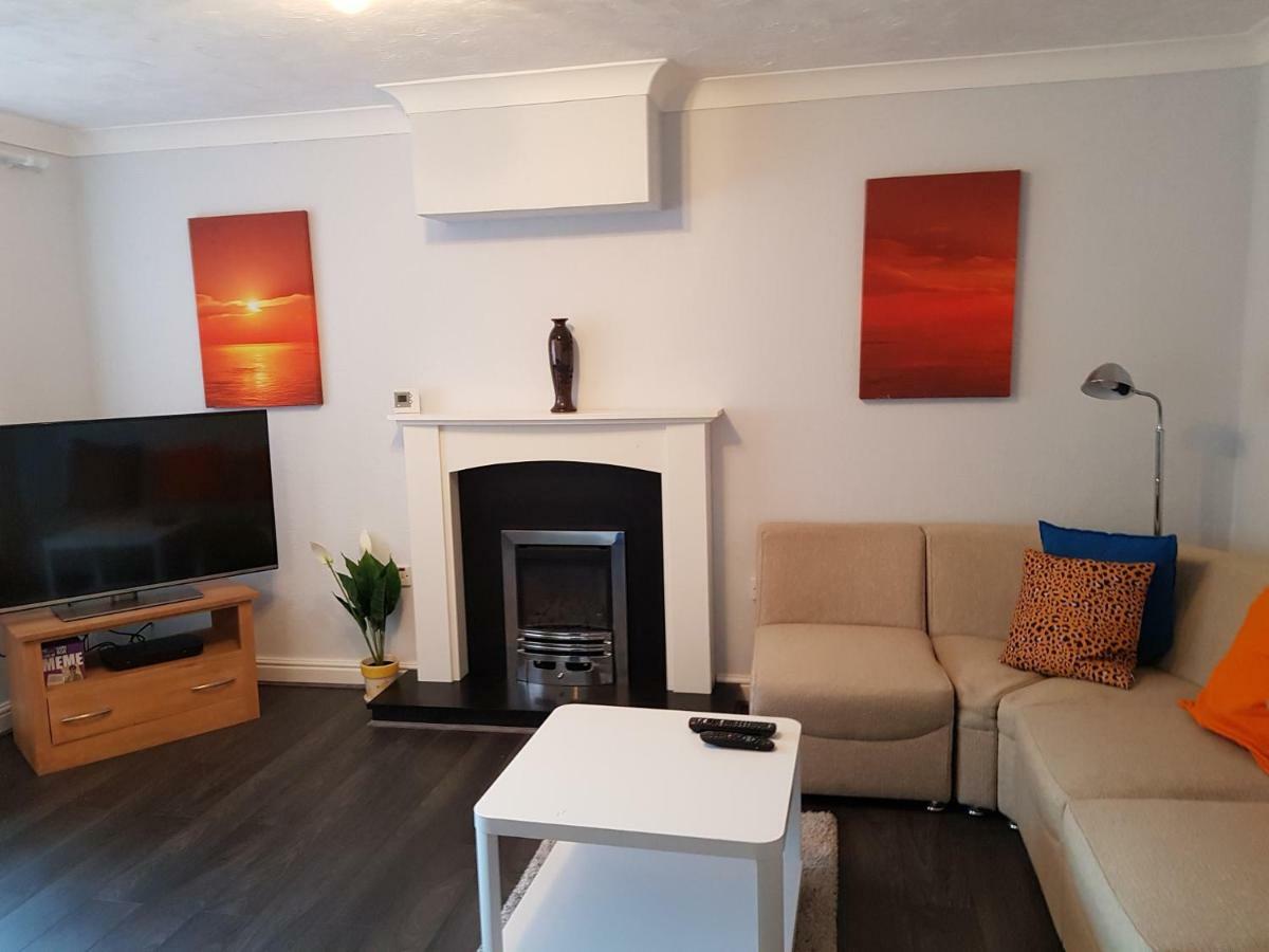 Penllech House - Huku Kwetu Notts - 3 Bedroom Spacious Lovely And Cosy With A Free Parking- Affordable And Suitable To Group Business Travellers Nottingham Zewnętrze zdjęcie